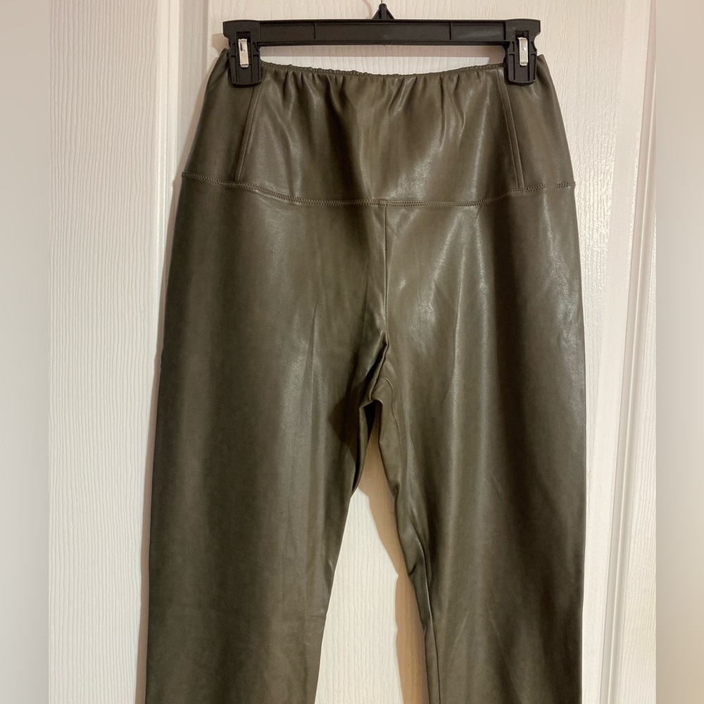 Aritzia Wilfred Daria Faux Leather Olive Green Leggings Pant Size Medium - Picture 8 of 12